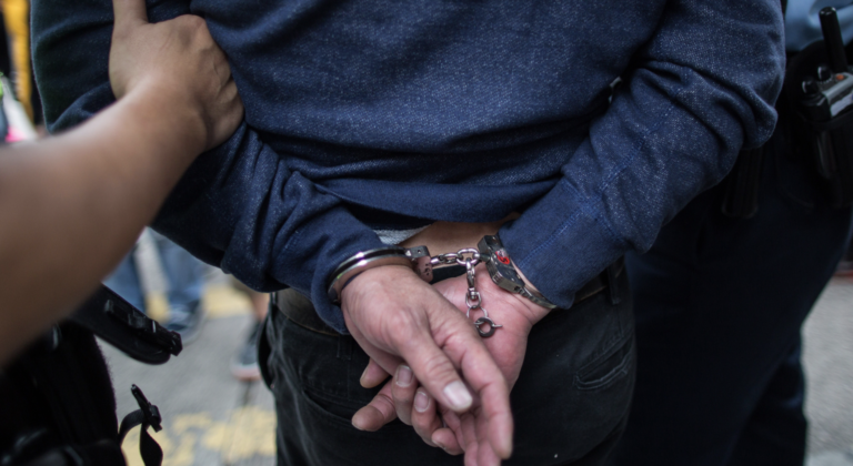 Cinco personas detenidas tras incendio intencional detonante de violencia en Nacimiento