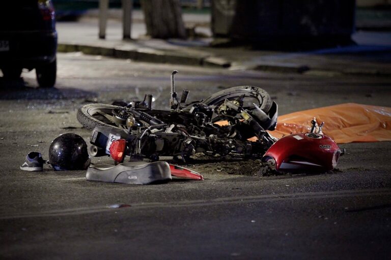 PDI indaga presuntos disparos previos a grave accidente de tránsito en Lota