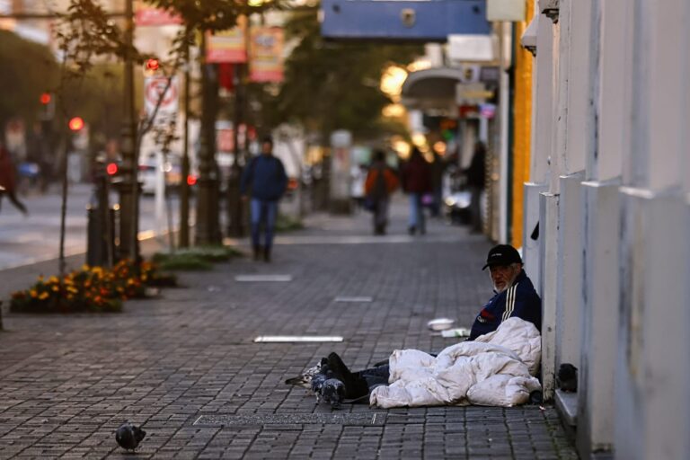 Encuentran muerto a hombre en situación de calle en el centro de Concepción