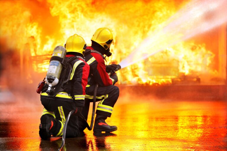 Tragedia en San Pedro de la Paz: adulta mayor fallece en incendio que arrasó con dos viviendas