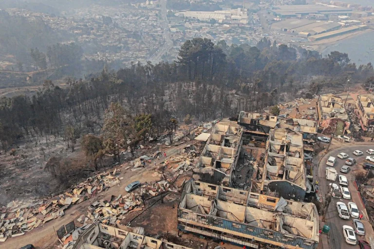 Encuentran restos óseos en departamento siniestrado en población Ríos de Chile en Lirquén