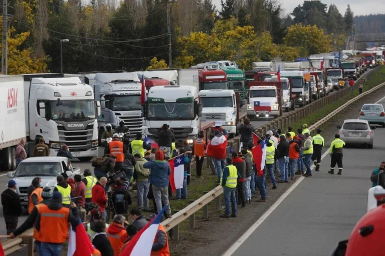 Camioneros no descartan paralización si continúa alza del diésel: “No soporta ningún cálculo”