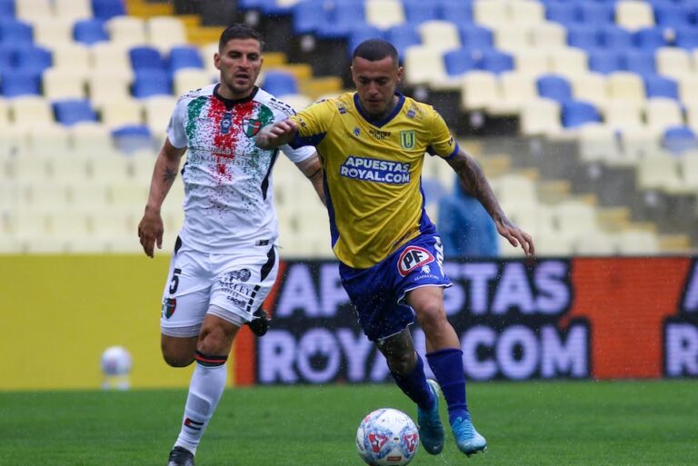 UdeC vence a Palestino en los descuentos bajo intensa lluvia en Collao